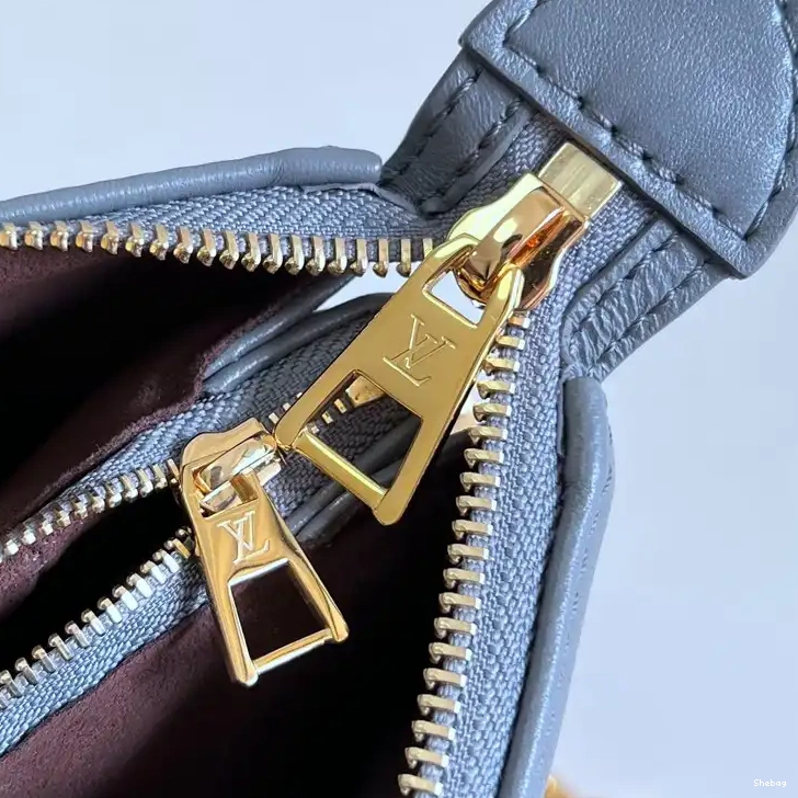 2210YA0091 LV Bag 0817